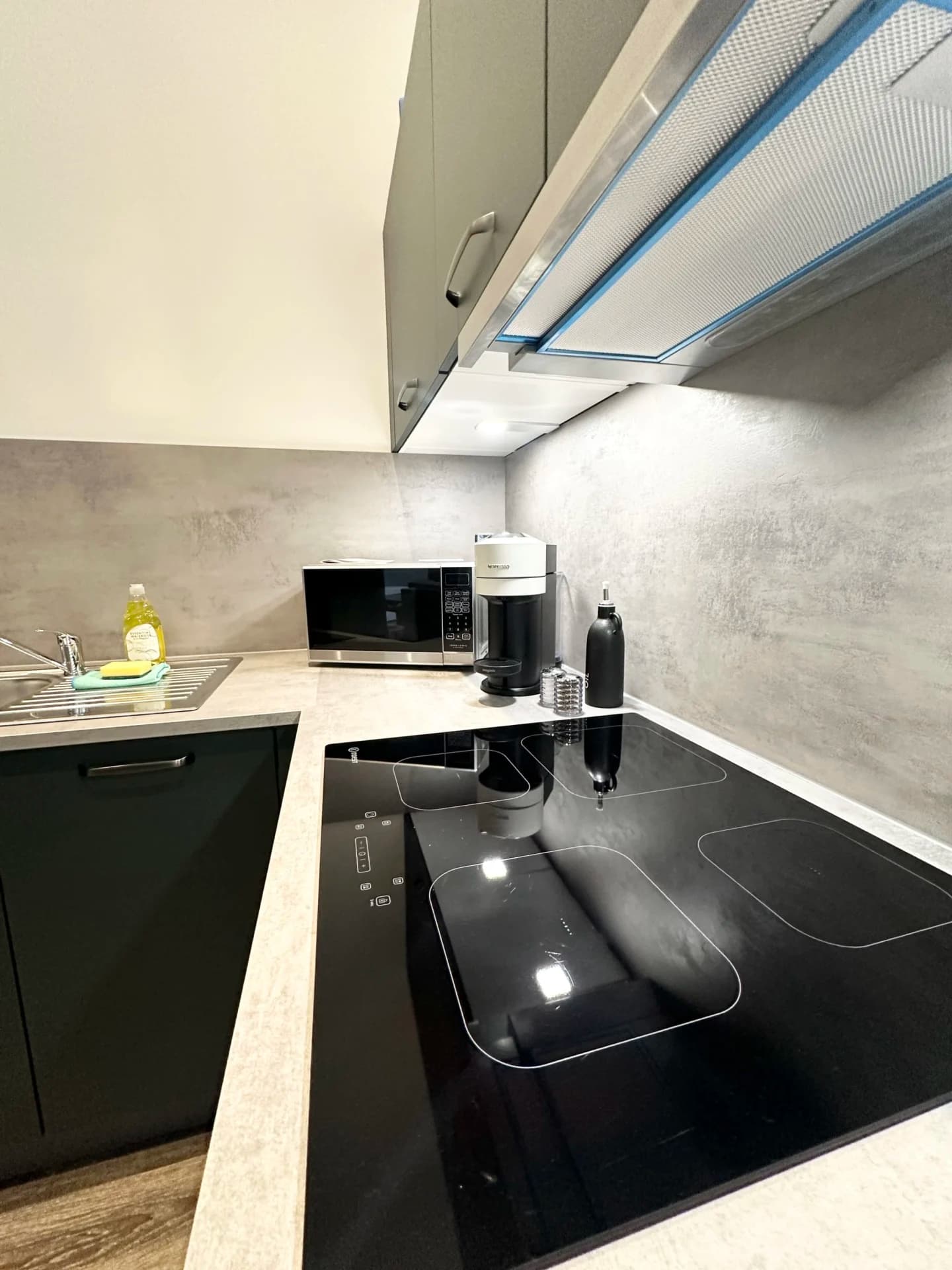 Suite 4 with City View, photo 4 of 7