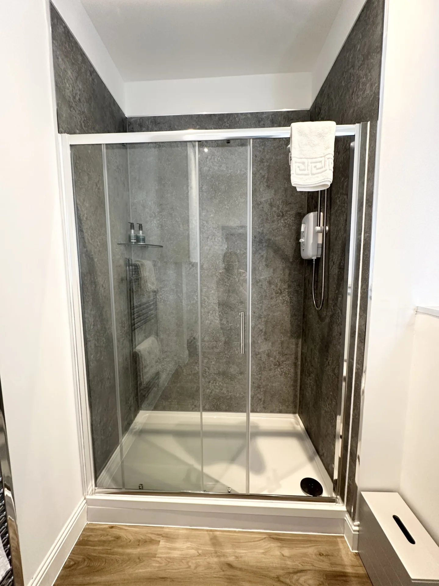 Suite 4 with City View, photo 6 of 7