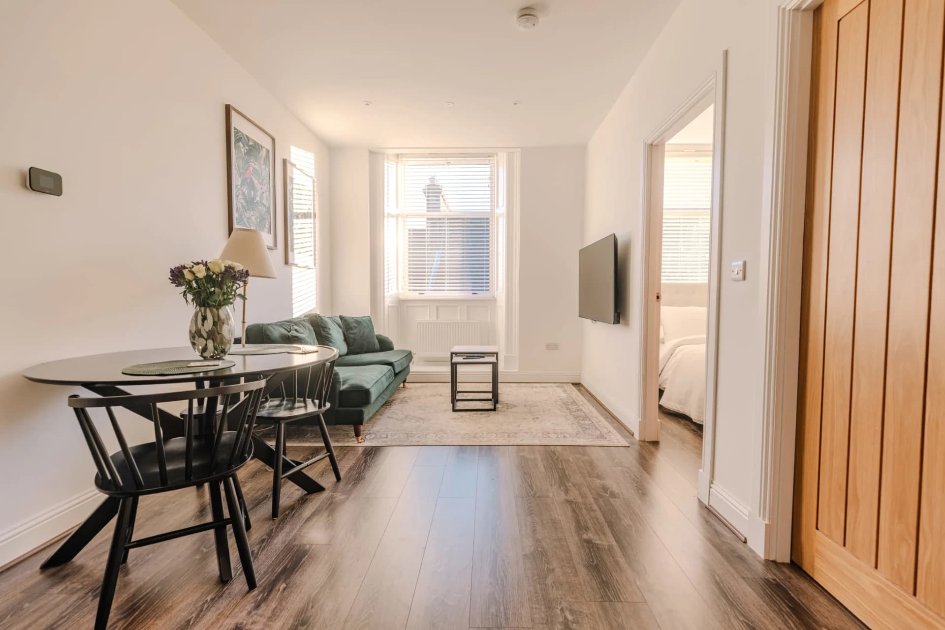 Apartment 5, photo 6 of 8