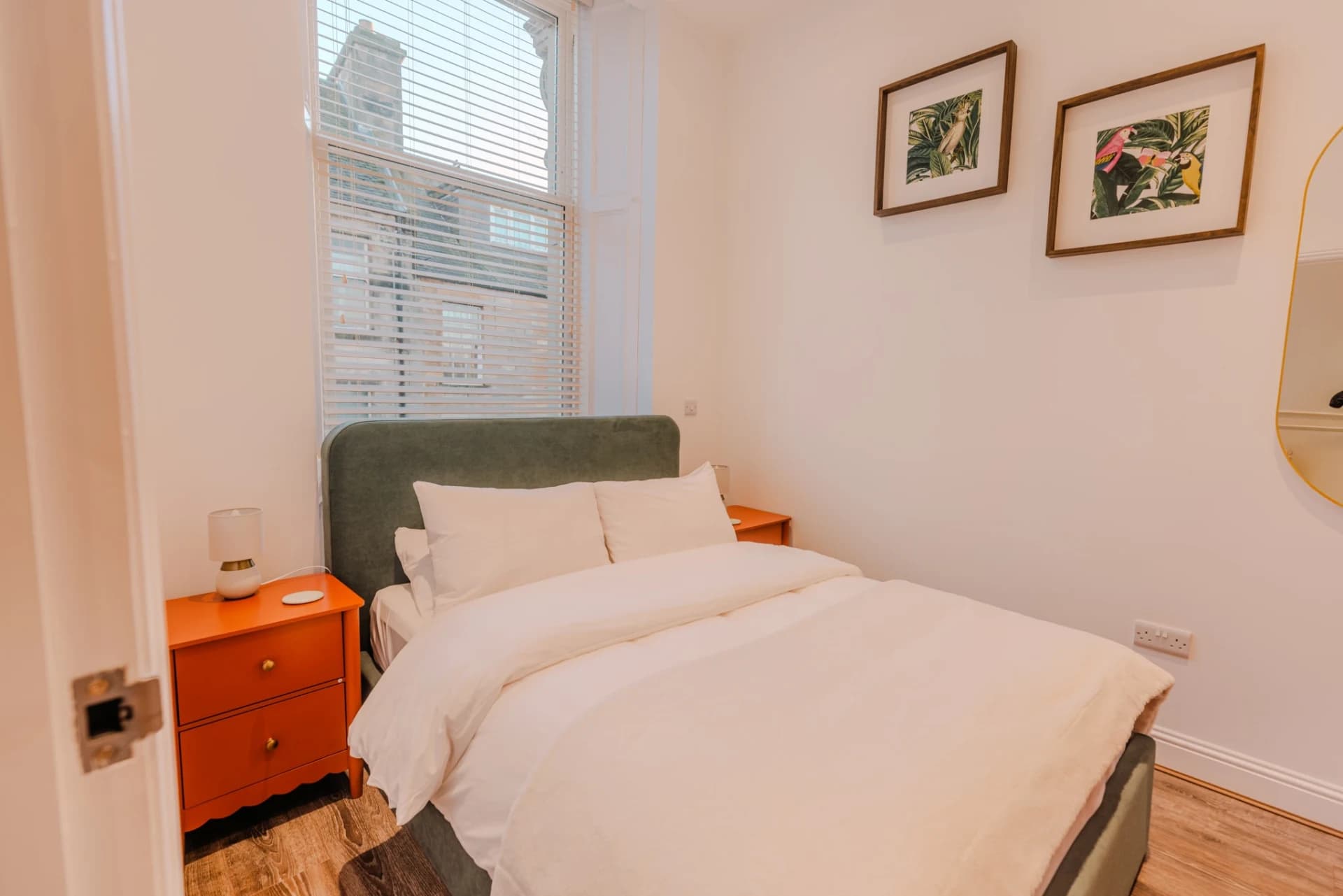 Apartment 3, photo 4 of 6
